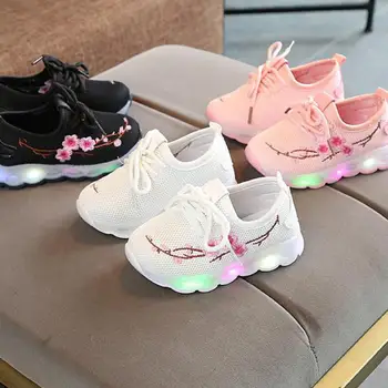 Детская обувь со светодиодной подсветкой; ботинки для мальчиков; Коллекция 2019 года; осенняя дышащая светящаяся обувь для девочек; Детские светящиеся кроссовки для девочек