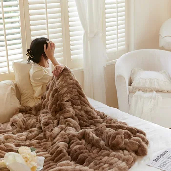 Зимнее утолщенное плюшевое одеяло из искусственного кролика, мягкий теплый чехол для дивана, Роскошное одеяло с имитацией меха кролика, Мохнатые полосатые пледы
