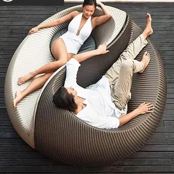 Уличная мебель круглый диван для отдыха из ротанга, живописное место, изогнутая кровать, внутренний двор виллы, солнцезащитный крем, пляж, бассейн